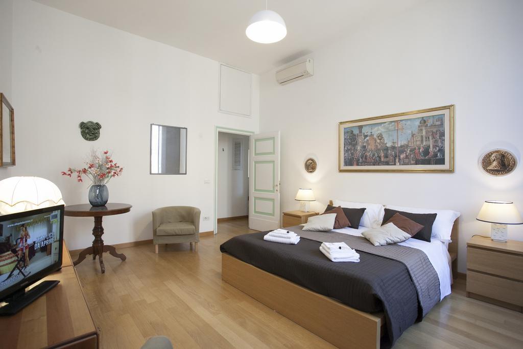 House Paganica Apartment Rome Bilik gambar