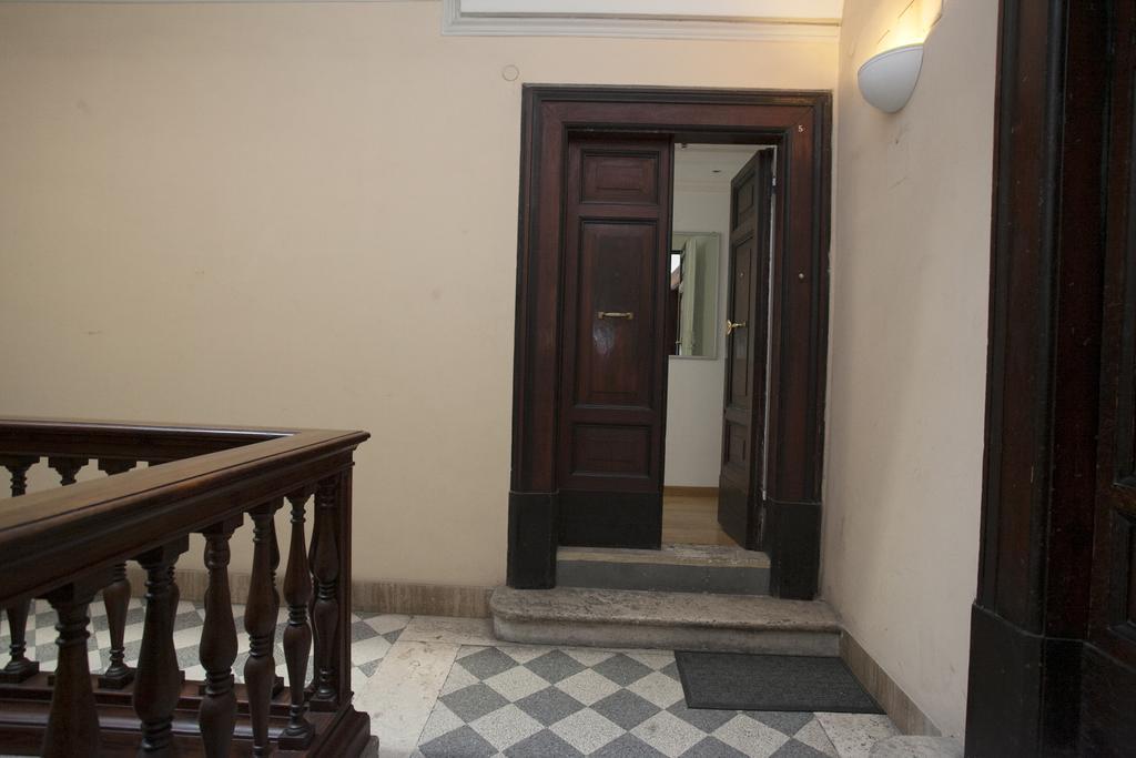 House Paganica Apartment Rome Bilik gambar